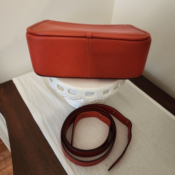 Coach Rambler Crossbody/Shoulder Bag EUC Color: Mango - Picture 4 of 8